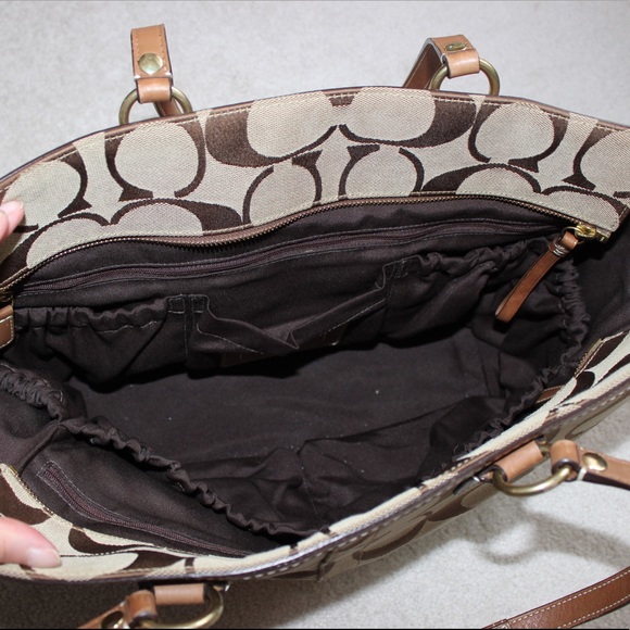 Coach signature diaper bag - Picture 5 of 6